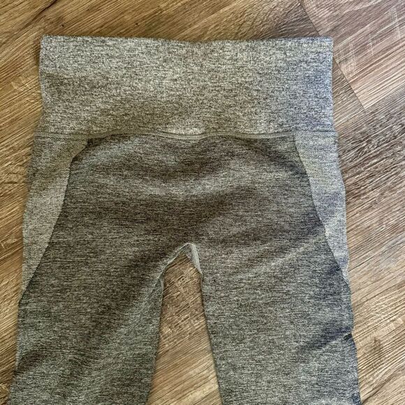 Danskin Gray Cropped Athletic Leggings Size Small/P - Picture 5 of 7